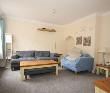 Hermitage Road, Woking - Photo 1