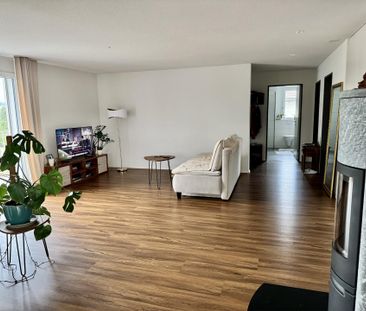 Helle 3 1/2-Zi-Wohnung, 2 Balkone, Seesicht, in 3 Fussmin. am See - Photo 2