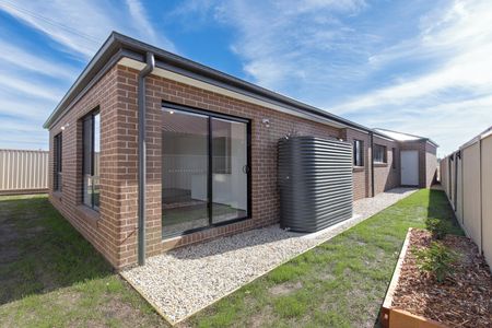 NEAR NEW THREE BEDROOM HOME IN GREAT LOCATION - Photo 5