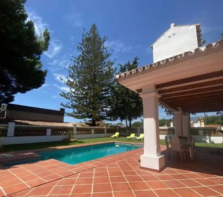 Alquiler de casa o chalet independiente en Urbanización Costabella - Photo 3