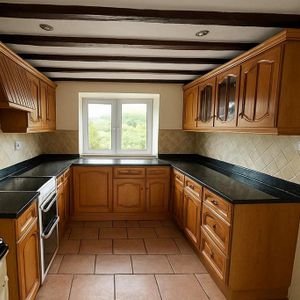 3 bedroom detached house to rent - Photo 2