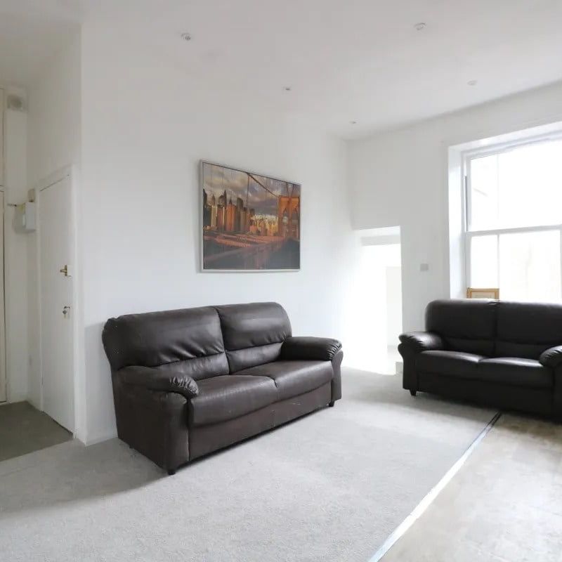 3 Bed Flat, Greenhill Park, NW10 - Photo 1