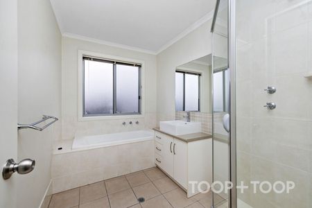 Townhouse Living - Photo 4