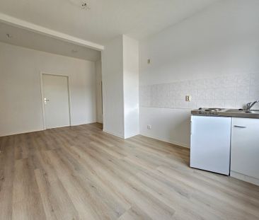 Schön renovierte Wohnung mit Einbauküche - Photo 4