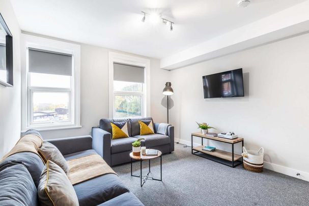 6 bedroom house to rent - Photo 1