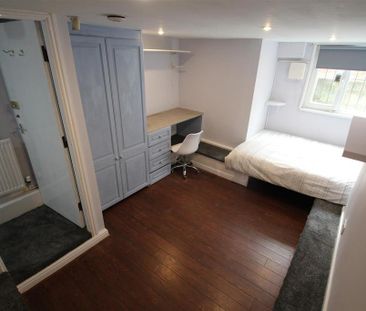 5 bedroom terraced house to rent - Photo 3