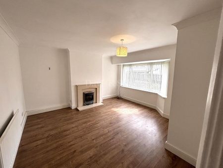 2 bedroom ground floor flat to rent - Photo 2