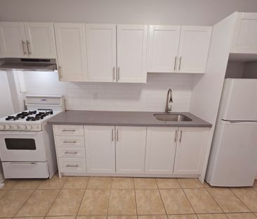 For Lease - 236 Strelling Road Unit# Main, Toronto, Ontario - Photo 3