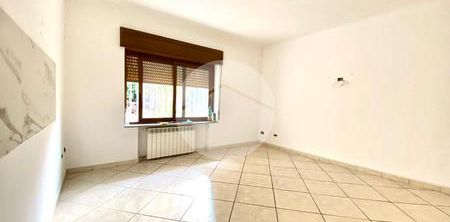 Trilocale in affitto - Photo 2