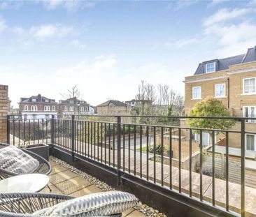 An exquisitely presented modern townhouse in the heart of Twickenham. - Photo 4