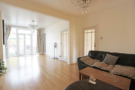 4 bedroom semi-detached house to rent - Photo 2