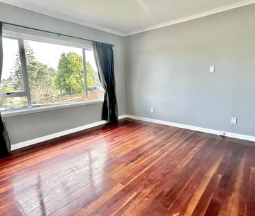 3 Bedrooms on Hillview Ave - Photo 3