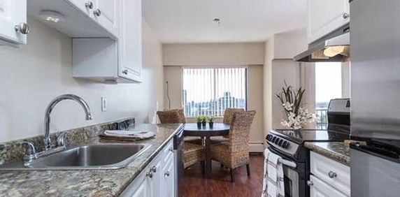 Stunning Views, Luxury Vinyl Plank Flooring, 1/bd 1/ba - Photo 2