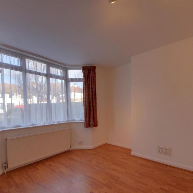 4 bedroom semi-detached house to rent - Photo 1