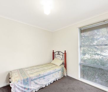 136 Ripplebrook Drive, Broadmeadows, VIC 3047 - Photo 5