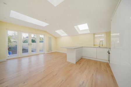 Gap Road, London SW19 - Photo 2