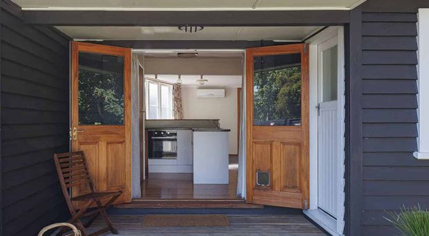 Move‑In Ready! Refreshed 2 Bedroom in Clive - Photo 1