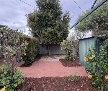 WELL PRESENTED UNIT IN PRIME LOCATION - Photo 6