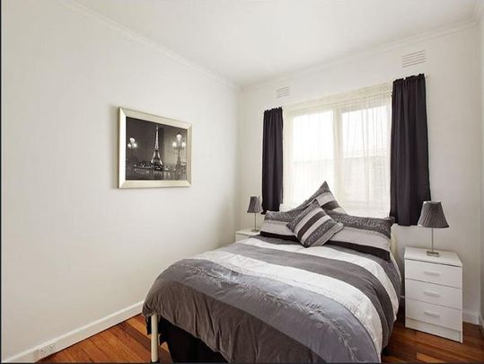 FANTASTIC ONE BEDROOM IN A GREAT LOCATION - Photo 1