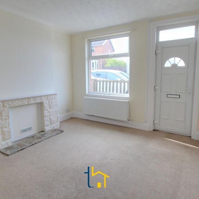 2 bedroom end of terrace house to rent - Photo 1