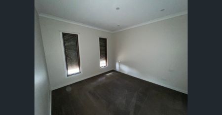 Dreamy Modern Townhouse in Quiet Suburb - Photo 4