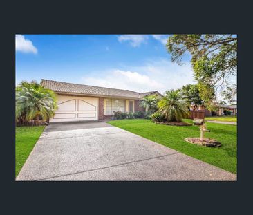 🏡 Charming Family Home in a Prime Hassall Grove Location - Photo 3