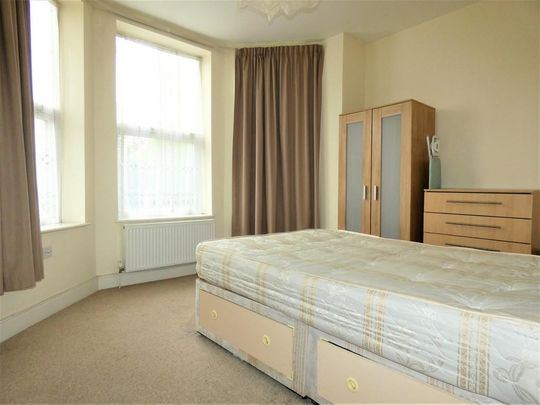 1 bedroom ground floor flat to rent - Photo 1