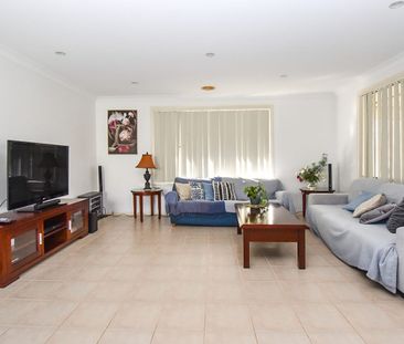 Sunny and Secure Villa – Fully Furnished - Photo 2