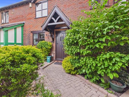 3 bedroom mews to rent - Photo 4