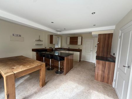5 bedroom detached house to rent - Photo 4