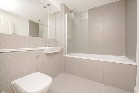 Third Cross Road, Twickenham, Middlesex, UK, TW2 - Photo 4