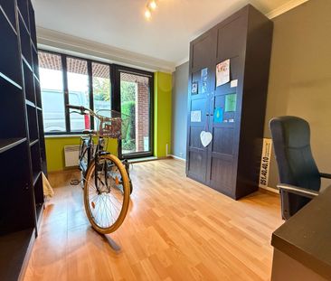 Ruim drie-slaapkamerappartement met garagebox in centrum Tielt! - Foto 6