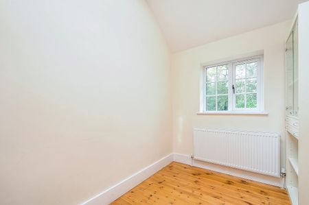 3 bedroom semi-detached house to rent - Photo 3