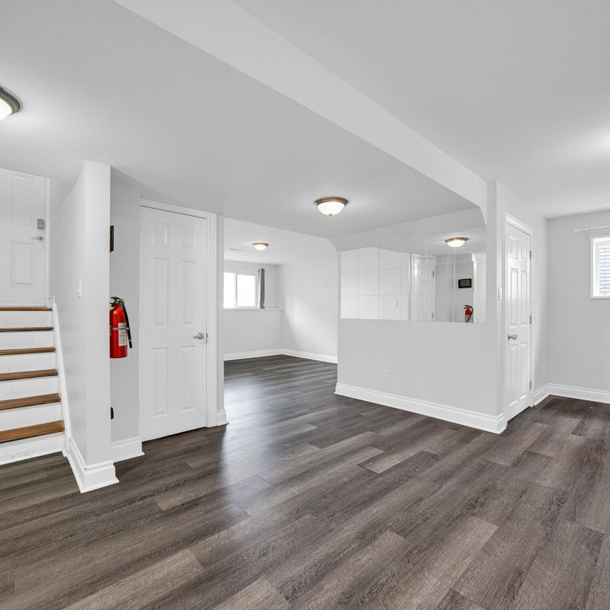 For Lease - 1896 Featherston Drive Unit# Unit B, Alta Vista and Area, Ontario - Photo 1