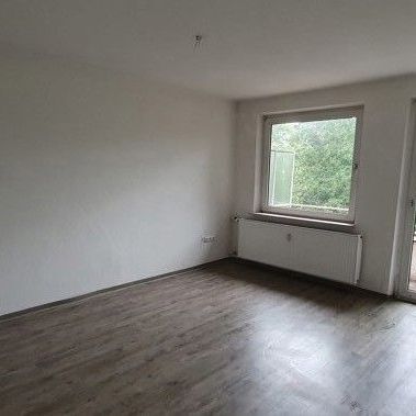 Zeitnahe Anmietung möglich: helle Wohnung mit Blick ins Grüne - Photo 1