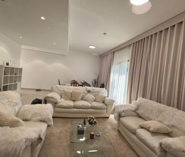 Charming 3 BR Villa with Pool at Robinia, - Photo 2