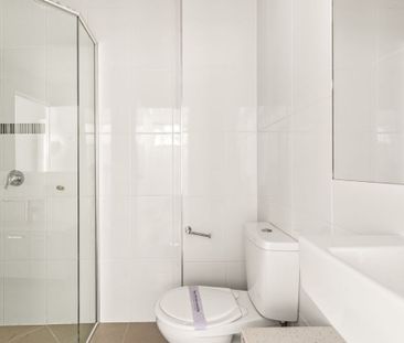 Spacious, Light-Filled Apartment in a Prime St Lucia Location - Par... - Photo 1