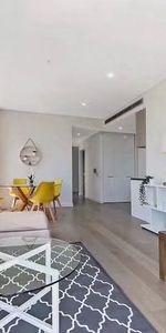 Luxury TWO BEDROOM Apartment with FURNISHED and CITY VIEW! - Photo 4