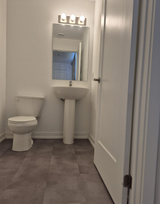 For Lease - 4263 Fourth Avenue Unit# 812, Niagara Falls, Ontario - Photo 1