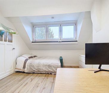 Gerenoveerde woning met 3 slaapkamers en koer te Gentbrugge - Photo 4