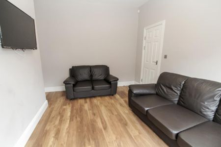 4 bedroom terraced house to rent - Photo 2