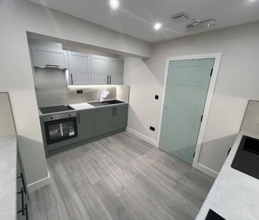 Thorncroft, Hornchurch RM11, London - Photo 1