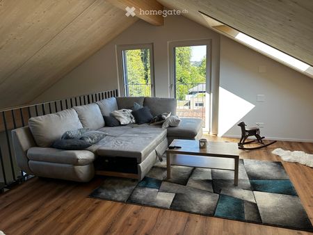 Schöne 4.5 Zimmer Dachwohnung - Photo 2