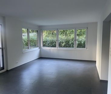 Moderne Wohnung im EG (mit Lift) in Birsfelden - Photo 1