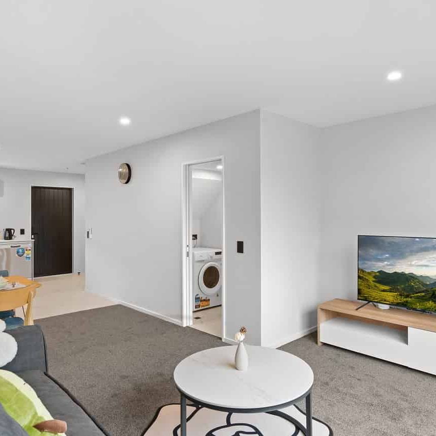 Modern 2BR Townhouse close to CBD - Photo 1