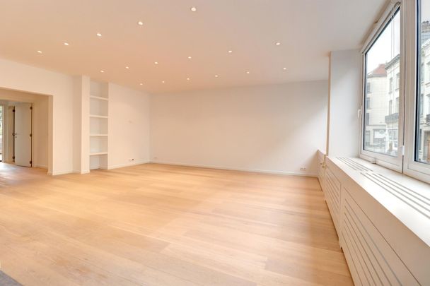 Flat - for rent - Photo 1
