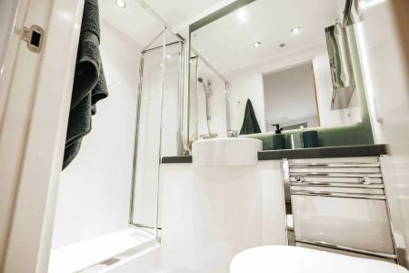 Platinum En Suite (Washer/Dryer) - Photo 2