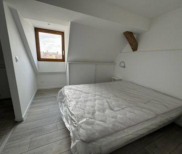 À LOUER ! Agréable appartement 2 pièces meublé de standing entièrement rénové et situé à proximité de la Place Broglie et de la rue du Dôme à Strasbourg - Photo 1