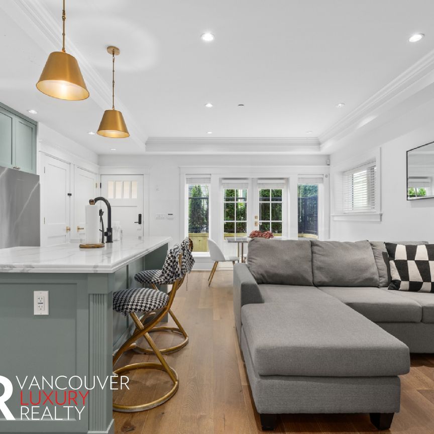 Townhouse in Vancouver West Side, BC - Photo 1