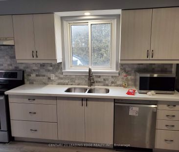 For Lease - 370 Durham Court, Oshawa, Ontario - Photo 1
